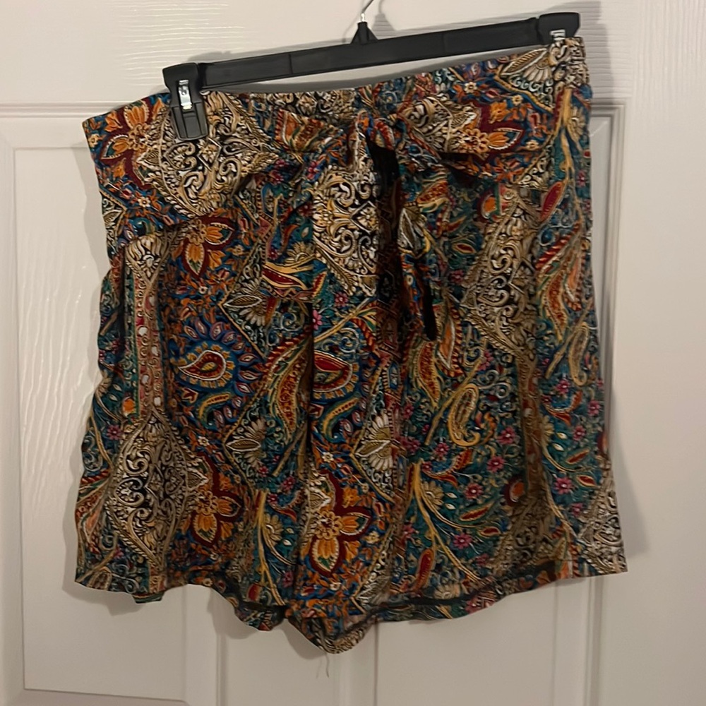 SHEIN nwt 18w 3x tie front black print short